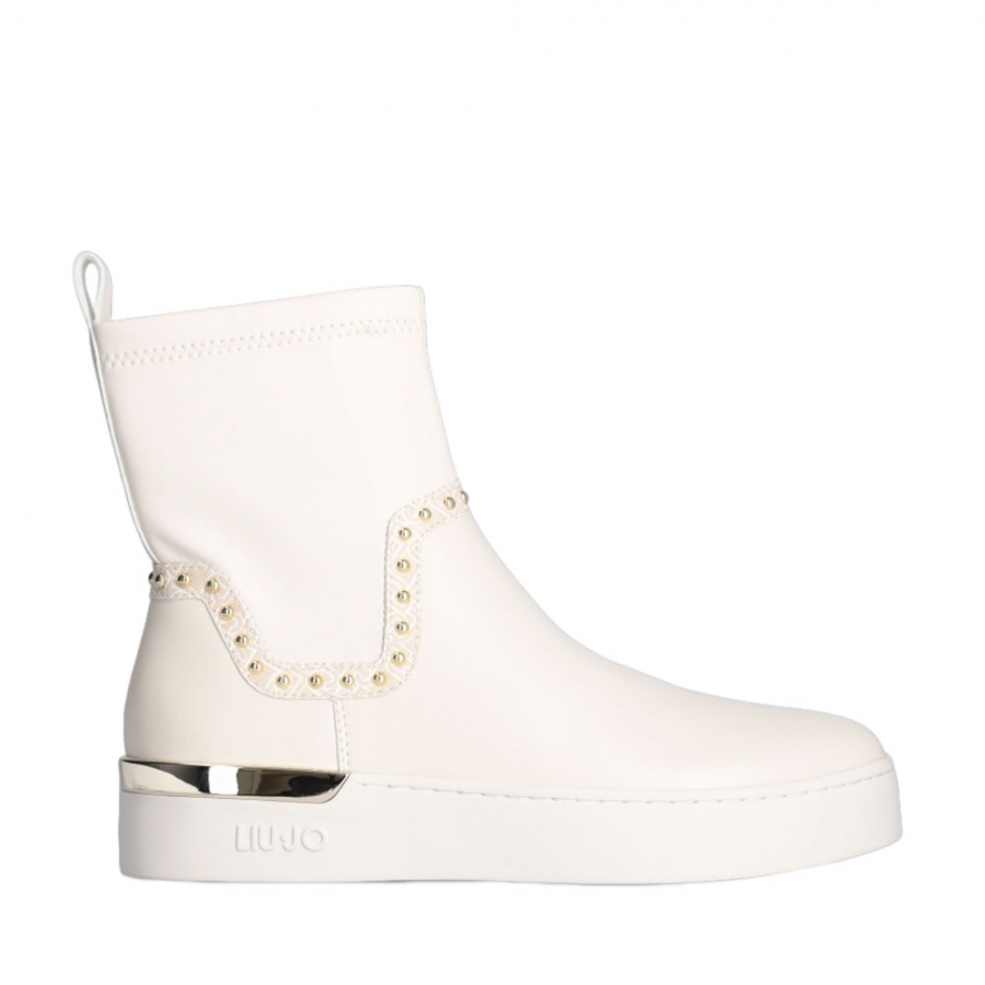 zapatillas-botas-altas-con-tachuelas zapatillas-botas-altas-con-tachuelas