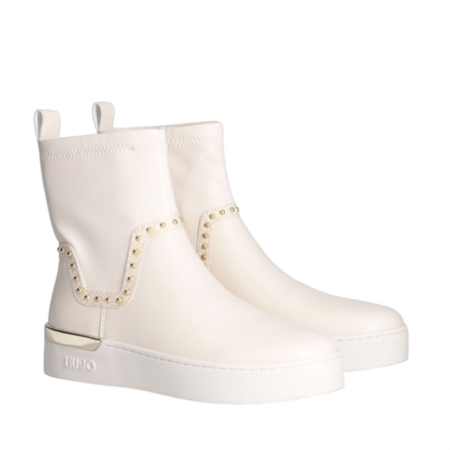 zapatillas-botas-altas-con-tachuelas zapatillas-botas-altas-con-tachuelas