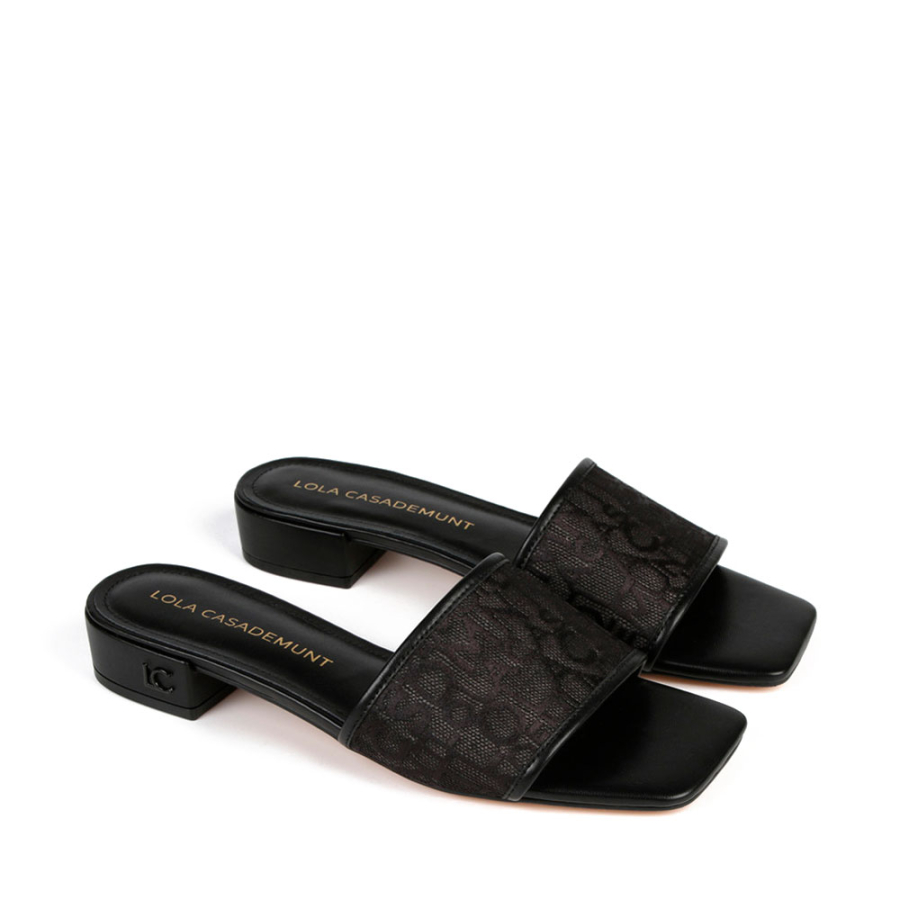 sandalia-pala-en-rejilla-monograma sandalia-pala-en-rejilla-monograma