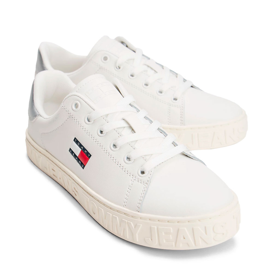 zapatillas-con-logo-en-relieve-con-piel