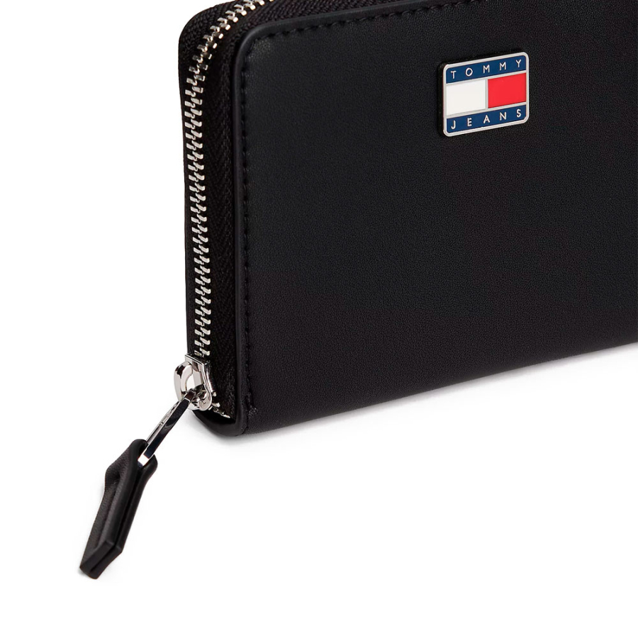 cartera-con-cremallera-perimetral-y-logo cartera-con-cremallera-perimetral-y-logo